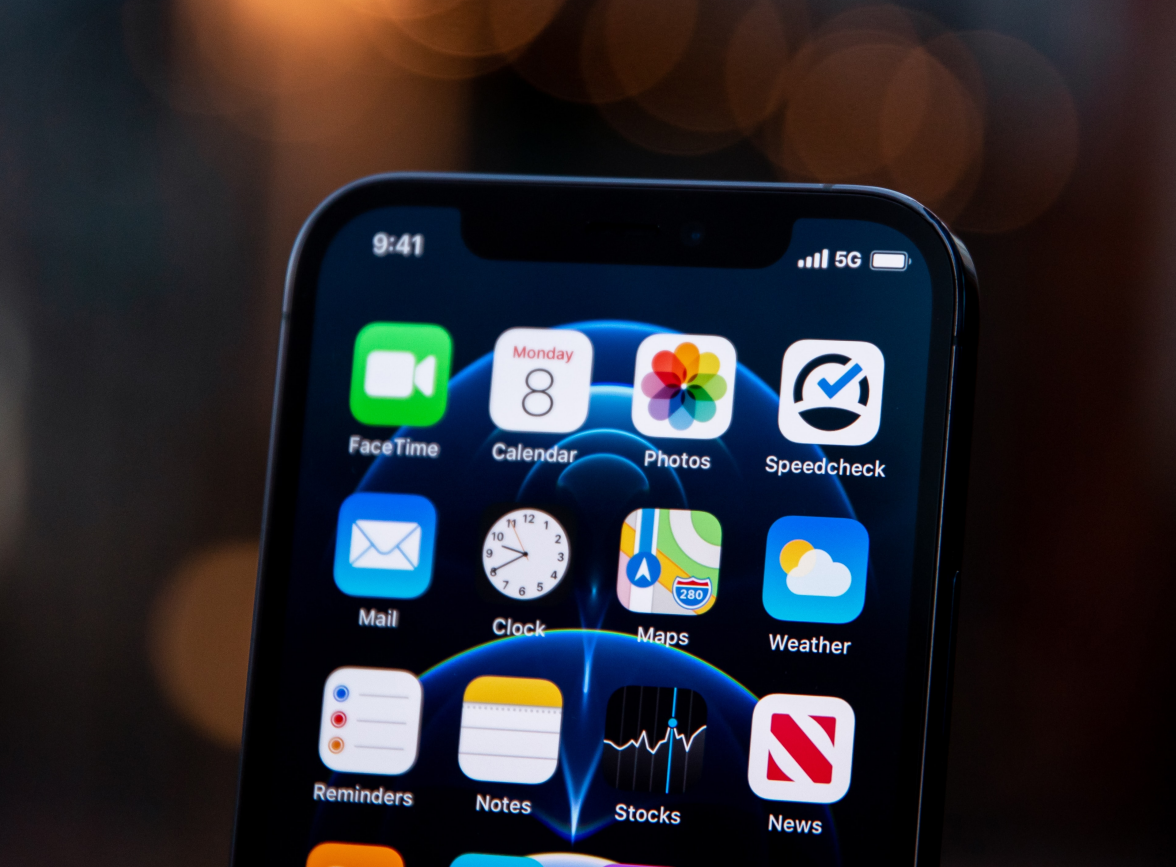 万冲镇苹果手机维修分享为什么 iPhone 12 在冬季会自动关机 