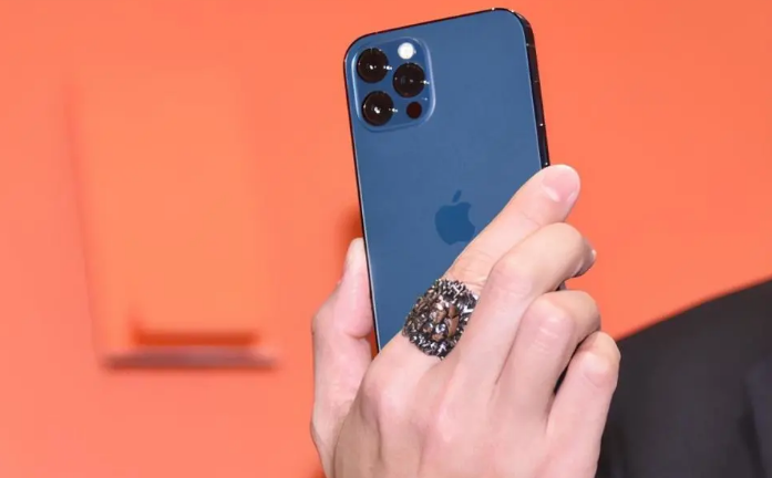 万冲镇苹果手机维修分享iPhone12系列重启方法教程 