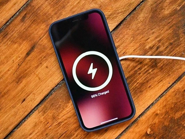 万冲镇苹果手机维修分享iPhone 12可以随便充电吗 